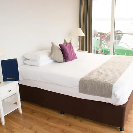 Otel Watersedge 3*